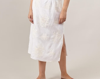 Falda midi blanca de mezcla de algodón y seda / Falda transparente con bordado floral