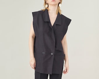 Blazer sin mangas de seda hecho a mano: elegante chaleco cruzado negro