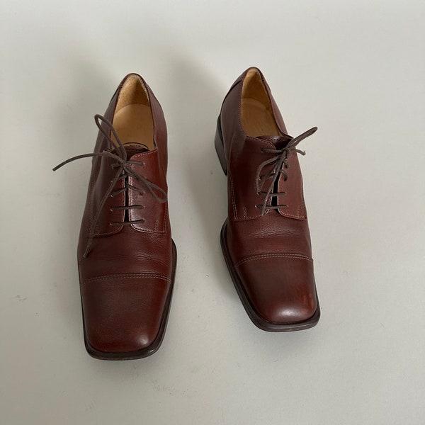 Chaussures richelieu vintage en cuir marron pour femme, pointure US 9 1/2, EU 39,5 élégantes chaussures plates en dentelle à bout carré, tout en cuir, fabriquées en Italie FTV2132