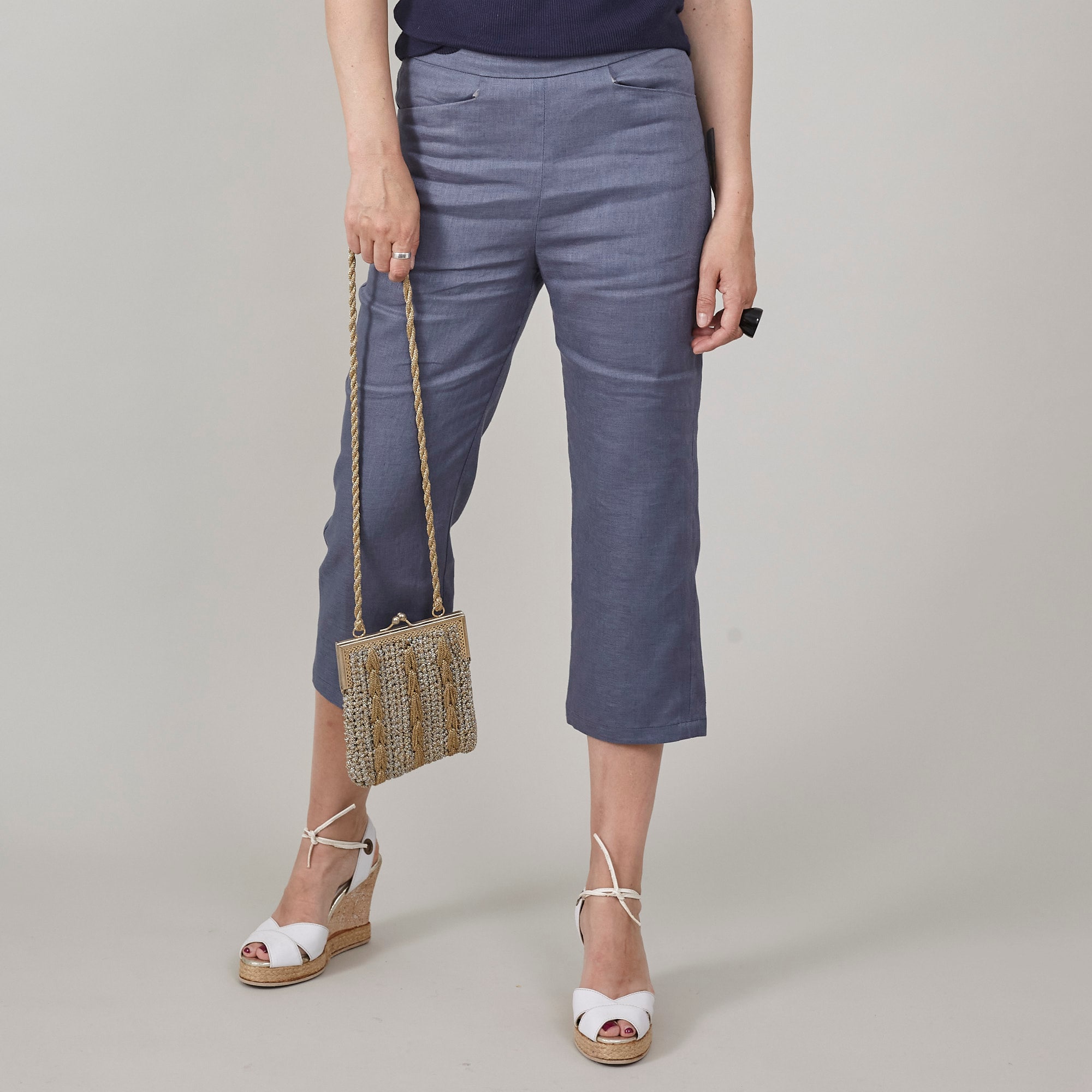 Linen Capri Pants: High-Waisted Summer Trousers with Pockets
