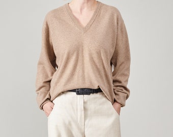 Vintage 100% Cashmere Sweater for M - L Size Women | Classic Beige V-Neck Jumper, Premium Knitwear Essentials FTV2151