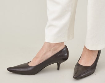 Brown Leather Pointed Toe Pumps | Jil Sander Medium Heels | Size 37 IT, 7 US | Made in Italy