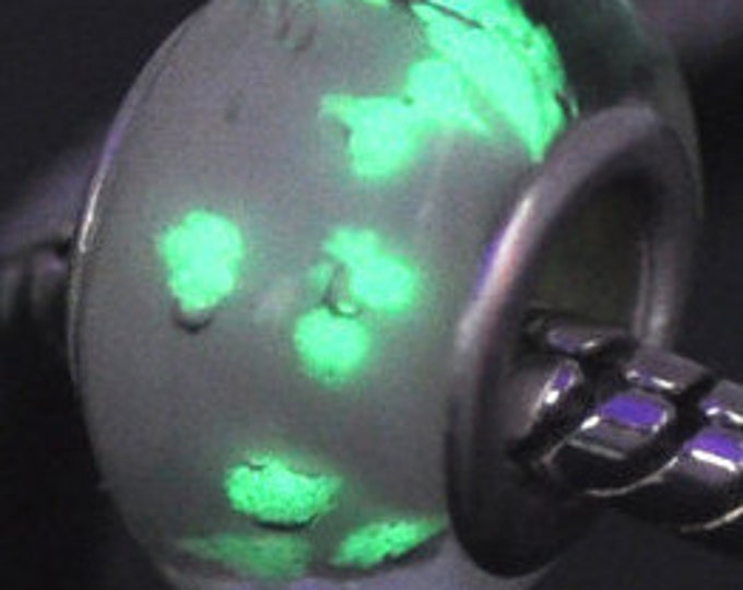 Glow in the Dark Glass Bracelet Bead Lampwork European Style Luminous Large Center Hole Charm Beads Silver Plated Core Necklace