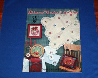 Vintage Christmas Cross Stitch Booklet Wreaths & Garland Project Decorations Holiday DIY Patterns Crafts Projects Craft Pattern