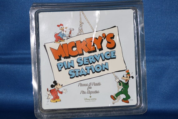 Walt Disney Mickeys Pin & Parts Service Station Kit Pin Backs Disney  Catalog Exclusive Repairman Mickey Mouse Collector Pin DC26902 