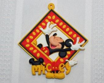 Disney Mickey Mouse Novelty Tag Key Ring PVC Rubber Die Cut Key Chain Luggage Backpack Bag Tag Magnet Face Disneyland WDW Walt Disney World