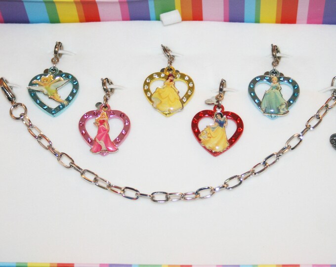 Disney Bracelet & 5 Charms with Aurora, Belle, Snow White, Cinderella and Tinkerbell Charms