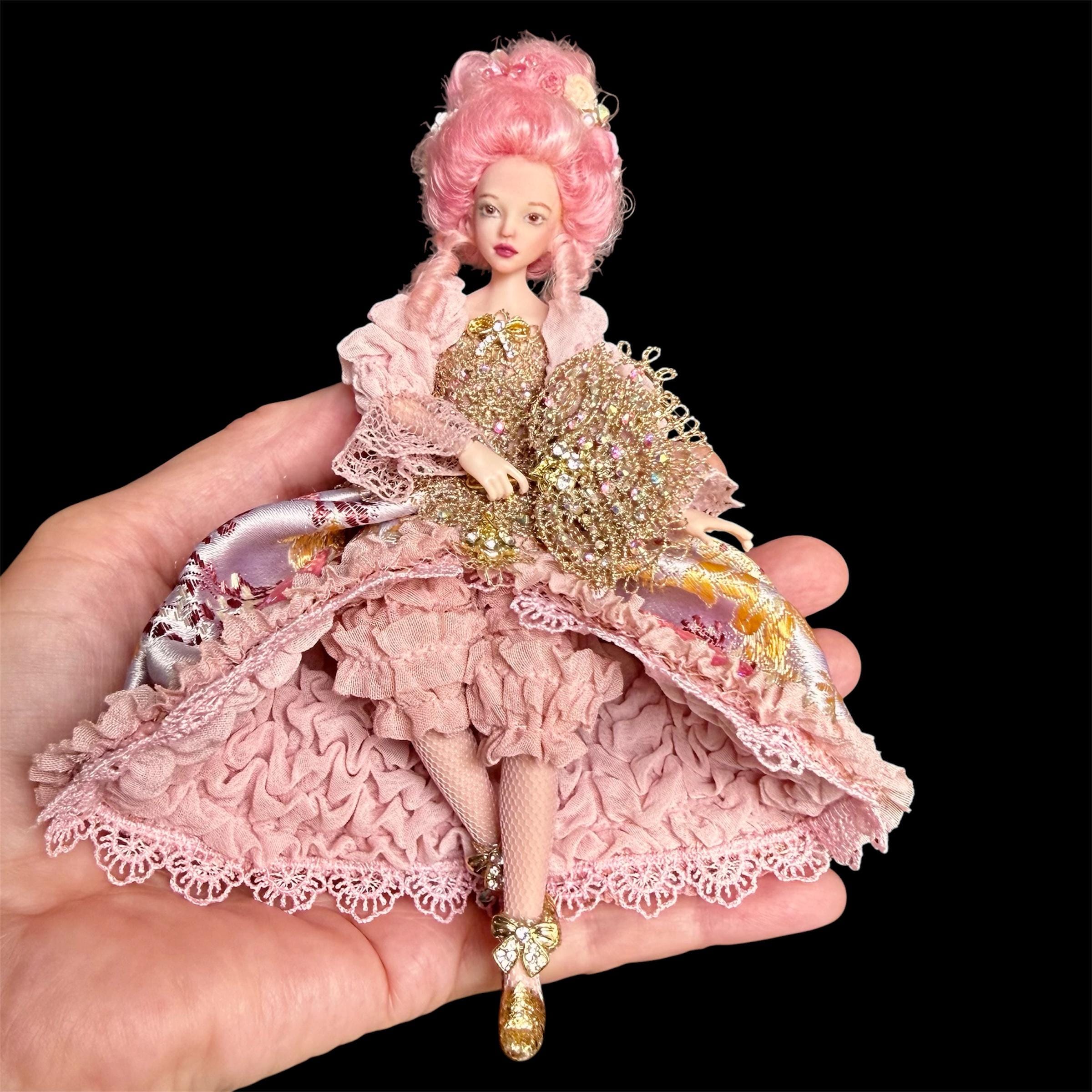 Rococo figurines - Etsy 日本