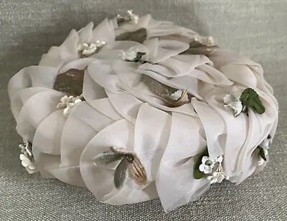 Vintage 1950s Off White Chiffon Hat Pillbox Faux … - image 5