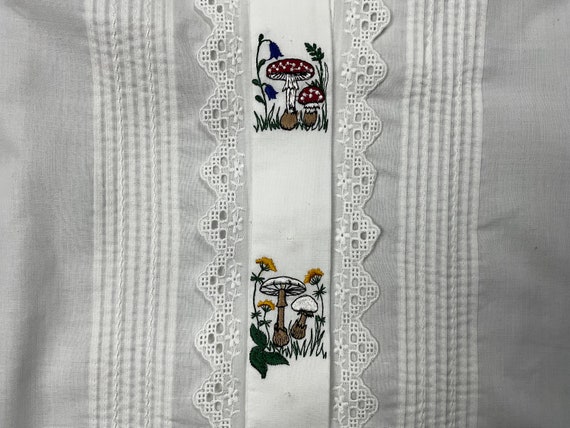 Vintage Dirndl Blouse Embroidered Austrian Blouse… - image 3