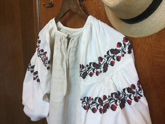 Vintage Ukrainian Vyshyvanka Embroidered Dress Cot