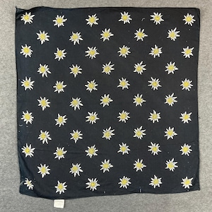 Foulard Edelweiss Oktoberfest | Carré Rouge 45 X 45 Cm - Bandana, Bracelet, Accessoire Traditionnel