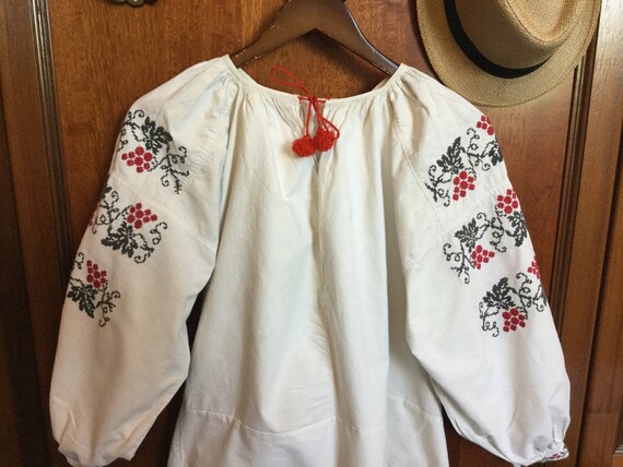 Vintage 50s Ukrainian Vyshyvanka Embroidered Folk