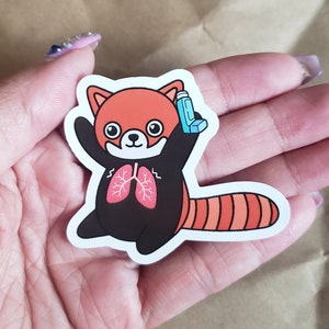 Wheezy Red Panda (asma, pesce palla blu, cronico, bronchiale, respiratorio, pacchetto di inclusione, bisogni speciali, vita medica, adesivo impermeabile)