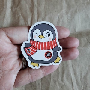 Joyeux pingouin tubie écharpe (vacances, fête, Noël, alimentation entérale, bouton G-tube, autocollants imperméables)