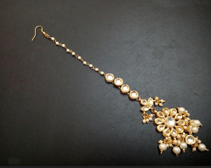 Kundan and Pearl Maang Tikka Indian Jewelry Indian Fashion Indian ...