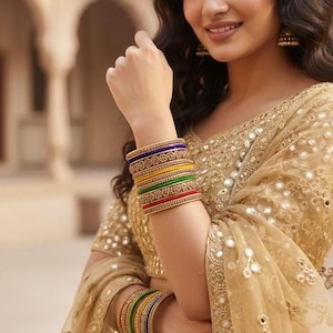 Conjunto de brazaletes metálicos con hilo Swarovski hechos a mano, joyería para bodas indias (14 brazaletes) imagen 1