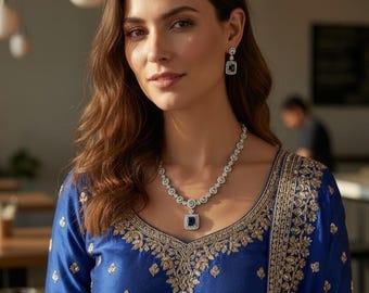 Conjunto de collar con diamantes de circonita azul real: joyería nupcial india