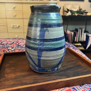 Jarrón de gres de 25 cm de altura