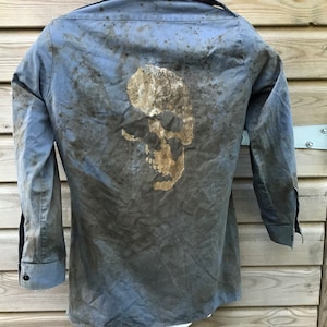 Stencilled Skull Shirt, Medium - 15&quot; Collar - SS109