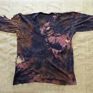 Destroyed Wasteland T Shirt - M 37&quot; - A017