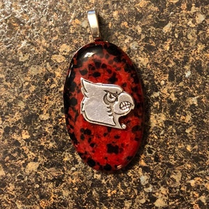 GRAPHICS & MORE University of Louisville Cardinals 0.75 Pendant with  Sterling Silver Plated Chain