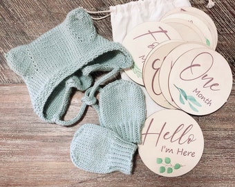 100% merino newborn baby bonnet and mittens set
