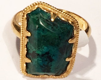 A beautiful Vintage Malachite and gilt metal ring