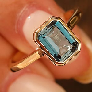 Emerald Shape Topaz Ring, Emerald Cut 6x8mm Natural London Blue Topaz Ring, Bezel Wedding Ring, Solitaire Emerald Ring, Natural Topaz Rings