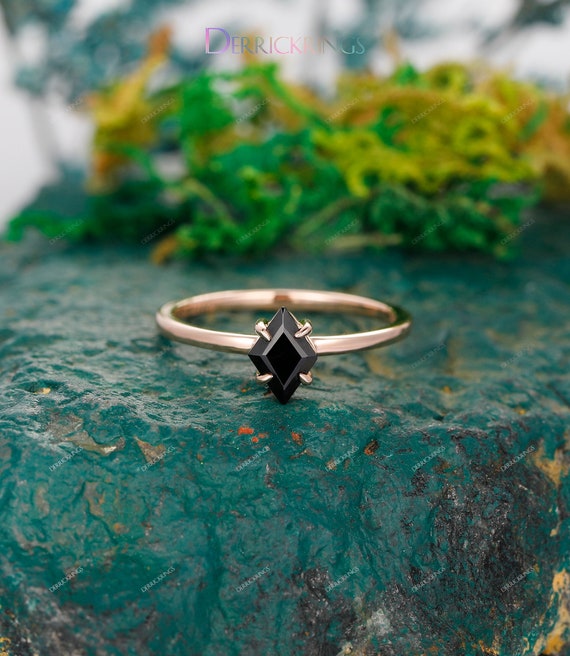 Minimalist Ring Solitaire Rhombus Simulated Black Diamond Engagement Ring Delicate Ring Women Rhombus Black Gemstone Jewelry Silver Gold