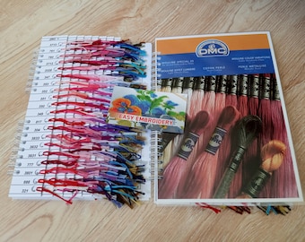 Tabla de colores de hilos de bordar DMC con muestras de hilo reales, 498 colores.