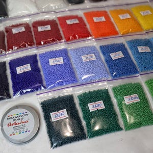 Set di 32 perline ceche colorate, misura 10/0 – Perline Preciosa naturali per ricamo, perline per icone, gioielli – Confezioni da 1 g a 50 g ciascuna