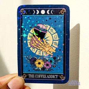 Adesivo de vinil para cartas de tarô "O Viciado em Café". Adesivo holográfico de Halloween.
