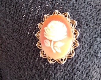 Pink Rose Cameo Brooch w/gold tone setting