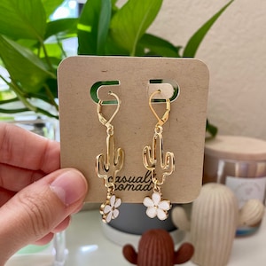 Saguaro Cactus Earrings Dangle, Bridal Party Earrings for Wedding, Cactus Lover Gift for Best Friend, Teenage Girl Birthday Gift for Women