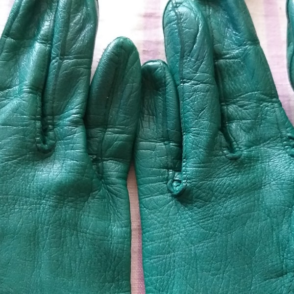 Genuine Soft Leather Elegant Gloves Second Skin Beautiful Green Color Size 6 1/2 7