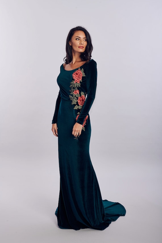 Tenue de soirée House of Mooshki en velours avec col bénitier au