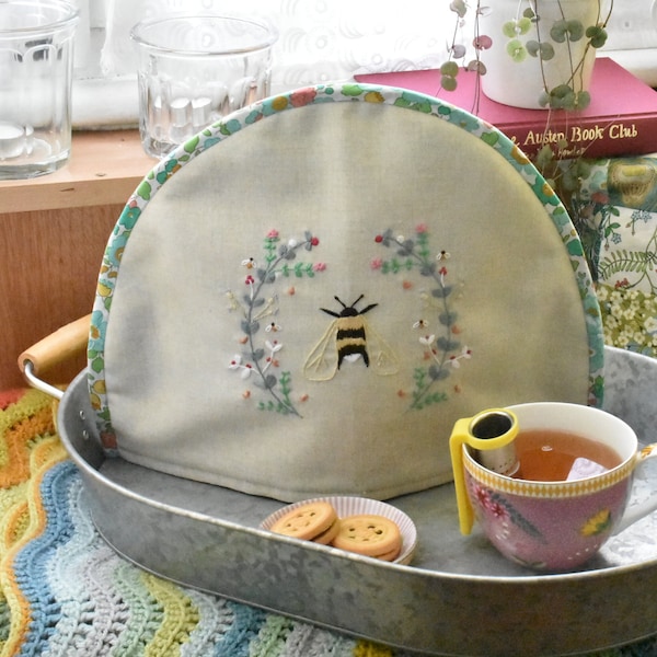 Le Bee - Cosy,  Patron complet de couvre-théière en English paper piecing et la broderie de l'abeille PDF