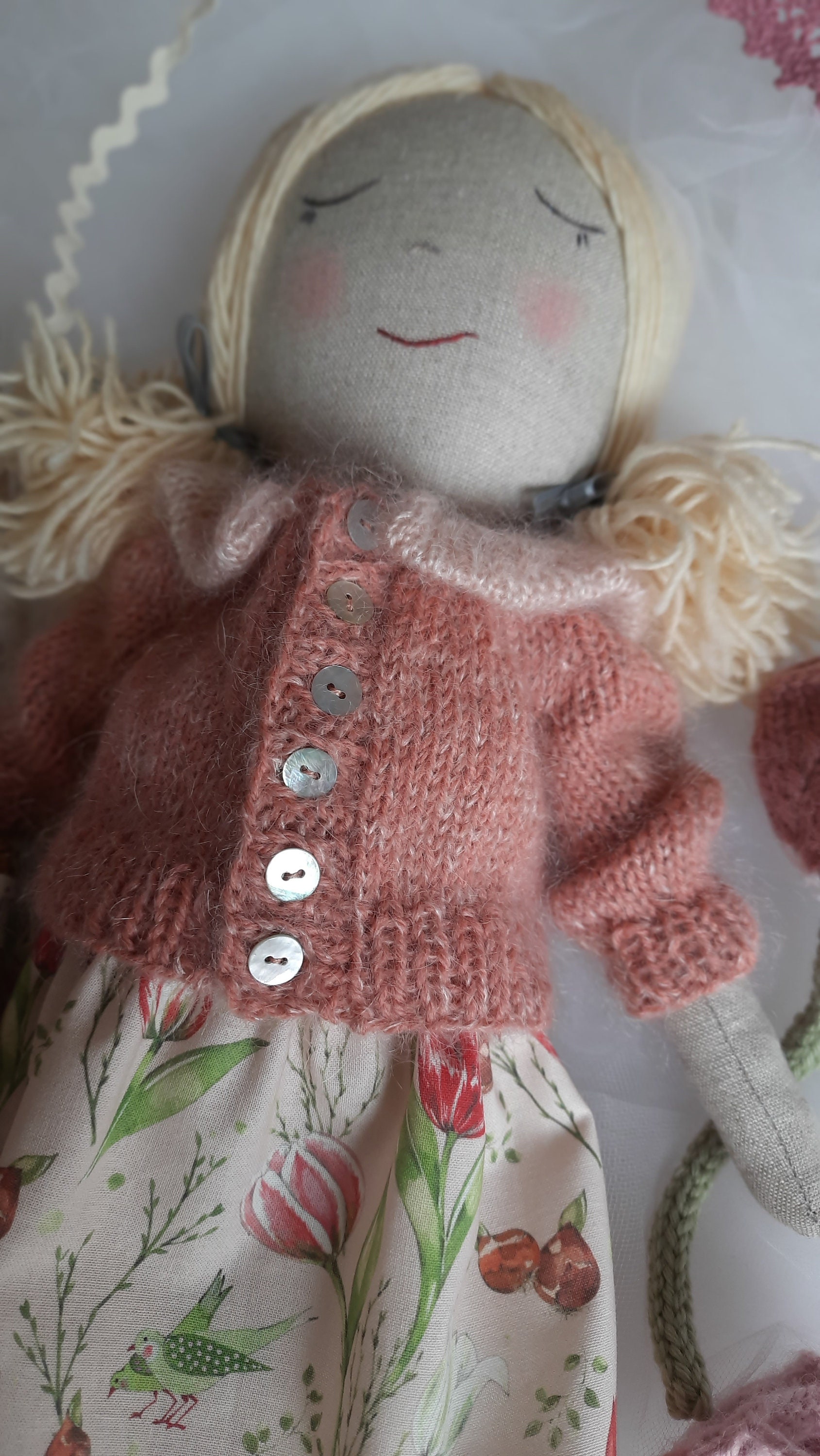 Maya in love avec les tulipes patron de poupée et sa tenue complète