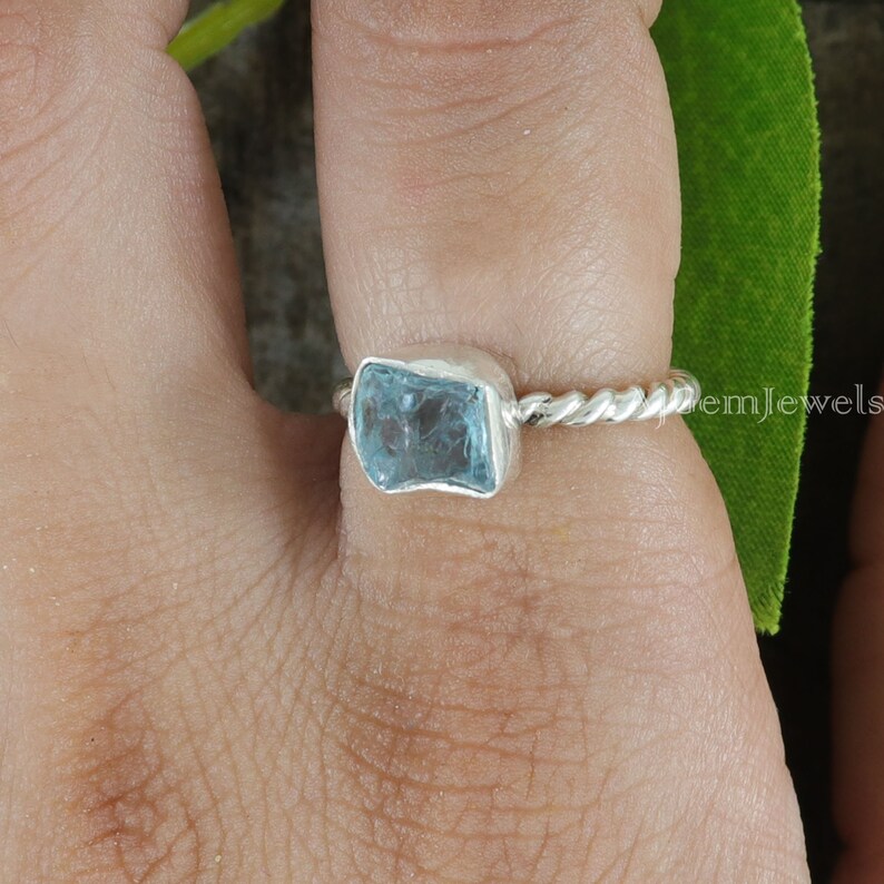 Blue Apatite Ring 925 Sterling Silver Apatite Ring Raw Apatite Crystal Ring-S086 Blue Apatite Ring 925 Sterling Silver Apatite Ring Raw Apatite Crystal Ring-S086