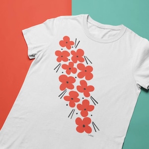 T-shirt da donna con stampa floreale a cascata, motivo floreale rosso moderno con taglio su carta e motivo a viola