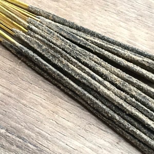 Gummi Benjamin Benzoe & Zeder 20 Räucherstäbchen | Holy Smoke Natürlicher zeremonieller Räucherstäbchen aus Honigharz