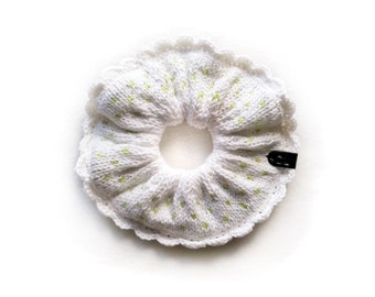 Handmade | Woman | White and Green Knit Summer Scrunchie for Women, by Coastland Streetwear