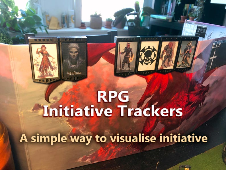 Puede incluir: Rastreadores de iniciativa RPG con arte de personajes. Los rastreadores negros y rectangulares muestran retratos individuales. El texto "RPG Initiative Trackers" y "A simple way to visualise initiative" son visibles.