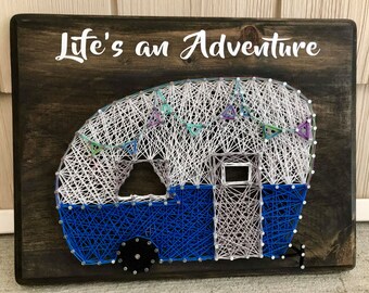 Letrero "La vida es una aventura", decoración vintage para autocaravanas, letrero retro para autocaravanas, decoración para campamentos, letrero de aventuras, letreros para autocaravanas, regalo de jubilación