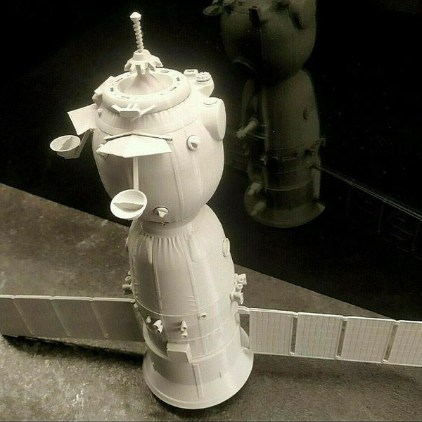 3d printed Russian Soyuz MS Spacecraft spaceship 1:32