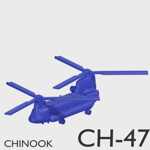 Op de afbeelding: Blauw model van een CH-47 Chinook helikopter met twee rotors. De woorden "CHINOOK" in wit en "CH-47" in zwart zijn eronder gedrukt. De achtergrond is lichtgrijs.