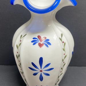 Fenton Aurora Vase Art Glass Family Signature Series 2004 K Brightbill 6854 IU
