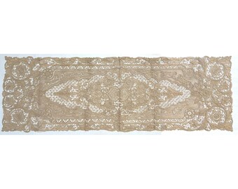 Vintage Table Runner Floral Needle Lace Scalloped Edge 51in