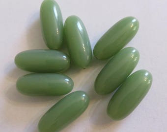 Cuentas vintage de Lucite de Alemania Occidental, color verde oliva, forma ovalada alargada, 8 piezas.